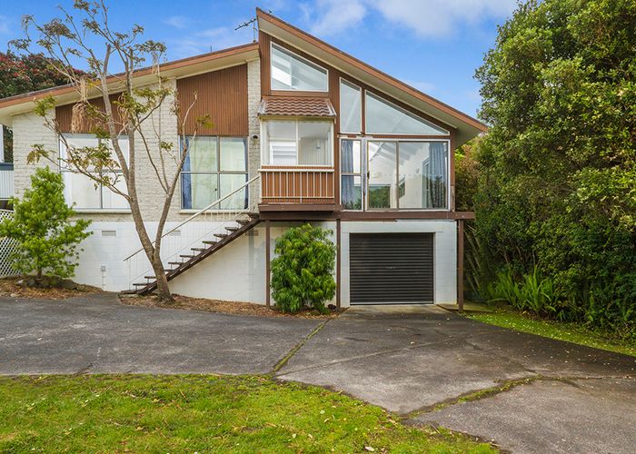  at 2/25 Aotearoa Terrace, Murrays Bay, Auckland