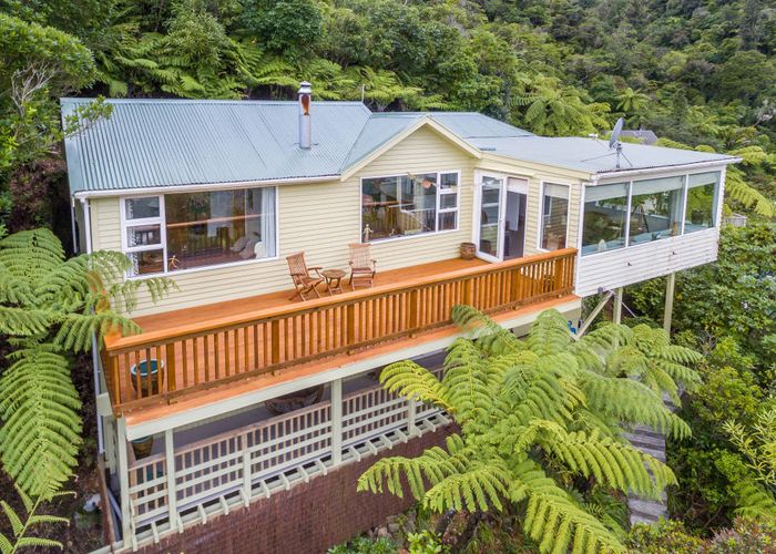  at 36 Ferry Road, Days Bay, Lower Hutt