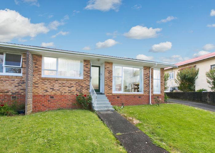  at 2/16 Boyd Avenue, Onehunga, Auckland