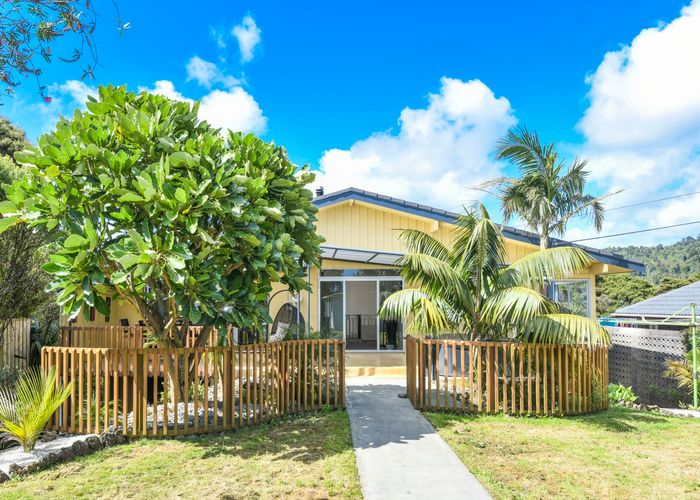  at 1072 Scenic Drive North, Swanson, Auckland