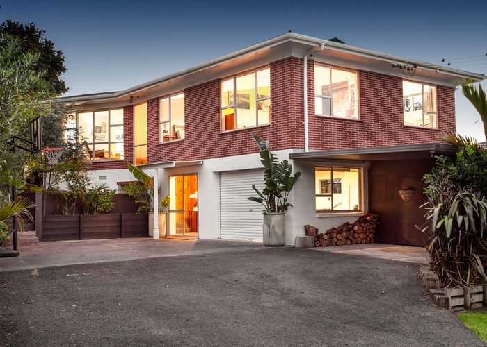  at 17 Pine Avenue, Henderson, Auckland