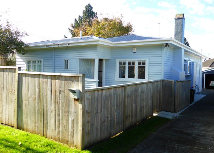  at 2 Papaku Road, Otahuhu, Auckland