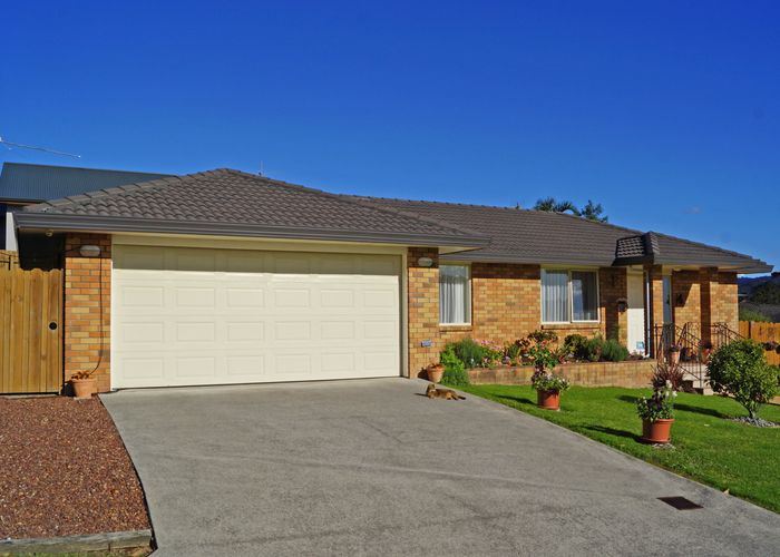  at 28 View Ridge Drive, Ranui, Auckland