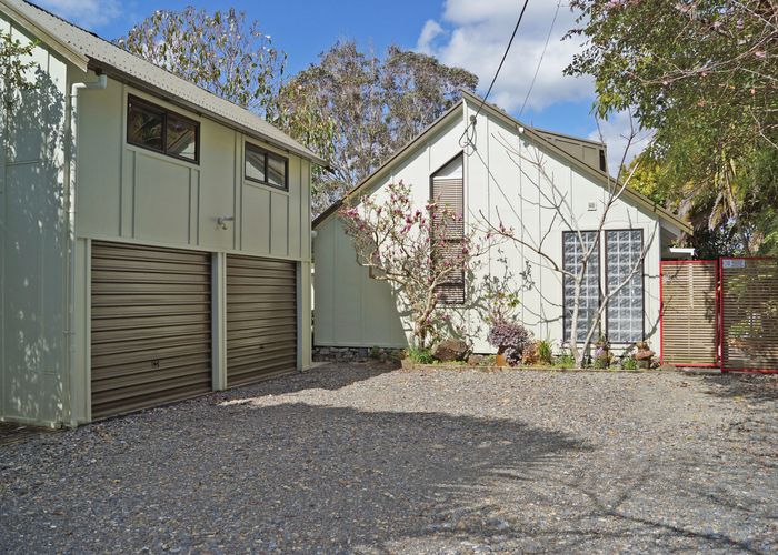  at 1096 Scenic Drive North, Swanson, Auckland