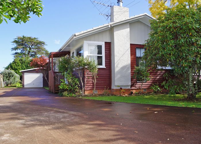  at 24 Knox Road, Swanson, Auckland