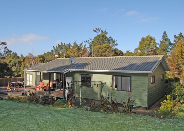  at 2 Parklands Avenue, Swanson, Auckland