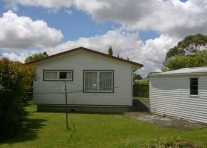  at 21 Normandy Place, Henderson, Auckland