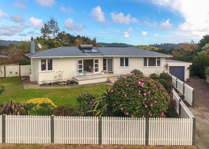  at 6 Mcentee Road, Waitakere, Auckland