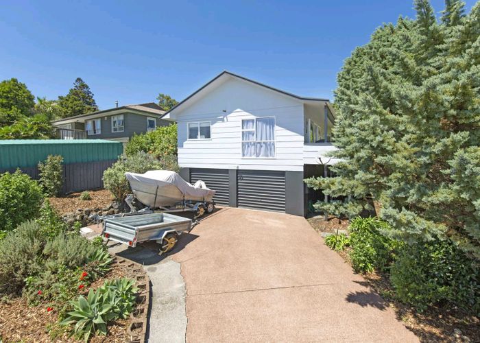  at 10 Brian Crescent, Stanmore Bay, Whangaparaoa