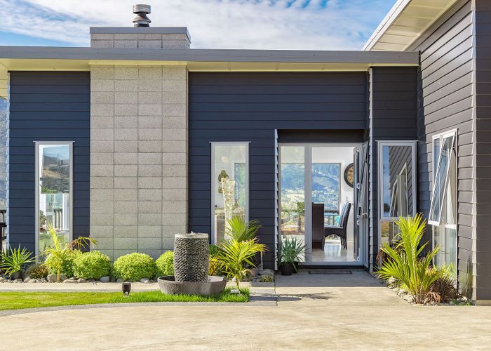  at 76 Mt Marua Way, Timberlea, Upper Hutt
