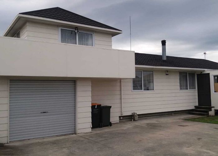  at 11 Perrin Place, Kelvin Grove, Palmerston North