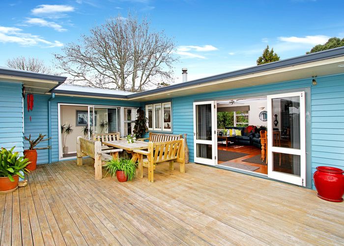  at 4 Weatherly Road, Torbay, Auckland