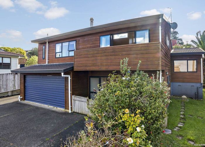  at 1/109 Sunset Road, Totara Vale, Auckland