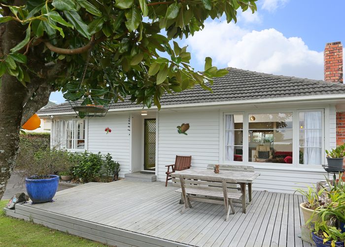  at 25 Neil Avenue, Te Atatu Peninsula, Auckland