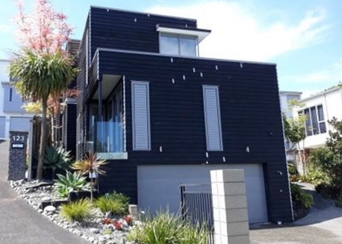  at 121 Beach Road, Castor Bay, Auckland
