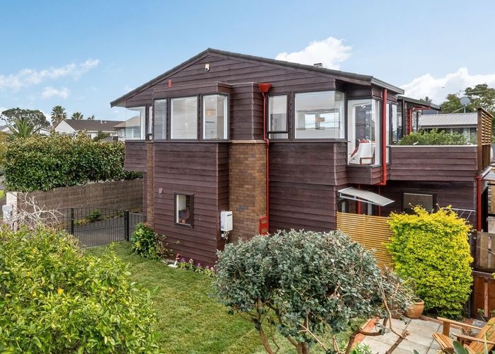  at 10 Castor Bay Road, Castor Bay, Auckland