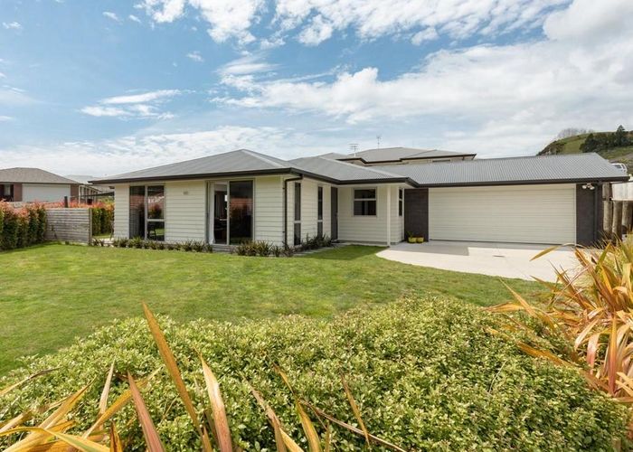  at 121 Ballintoy Park Drive, Welcome Bay, Tauranga