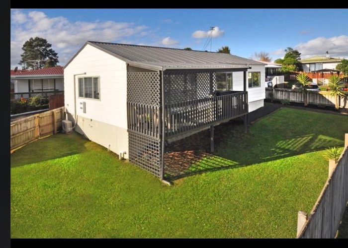  at 1/84 Parrs Cross Road, Henderson, Auckland