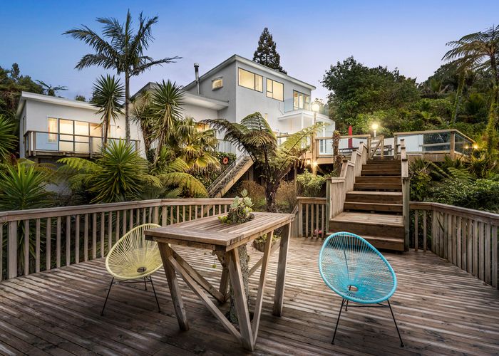  at 499 Scenic Drive, Waiatarua, Auckland