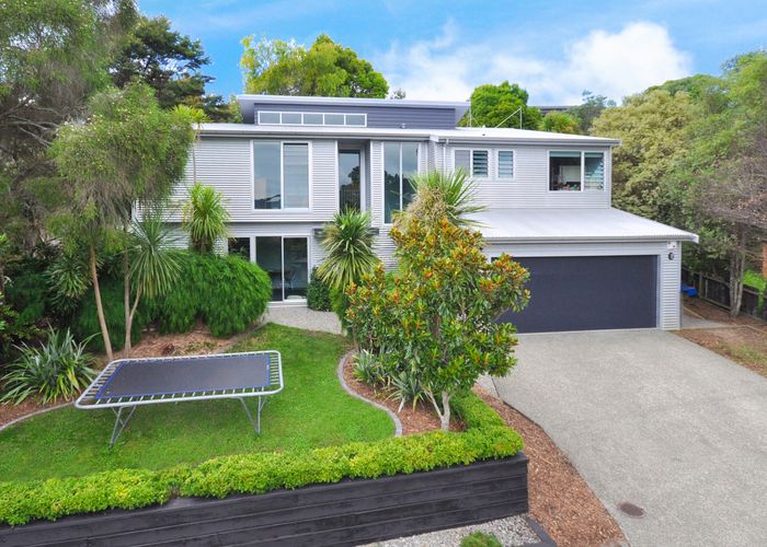  at 10 Springwater Vale, Unsworth Heights, Auckland