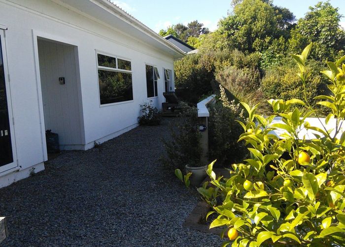  at 14 Avro Road, Blue Mountains, Upper Hutt