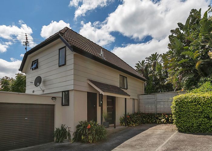 at 2/4 Telstar Place, Beach Haven, Auckland