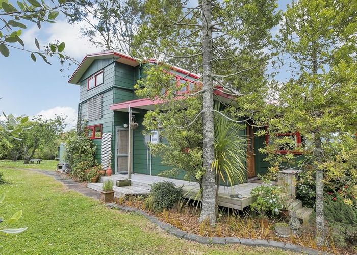  at 16 Mcentee Road, Waitakere, Auckland