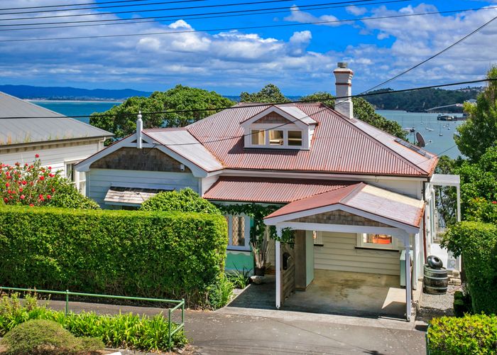 at 20 Queen Street, Northcote Point, Auckland