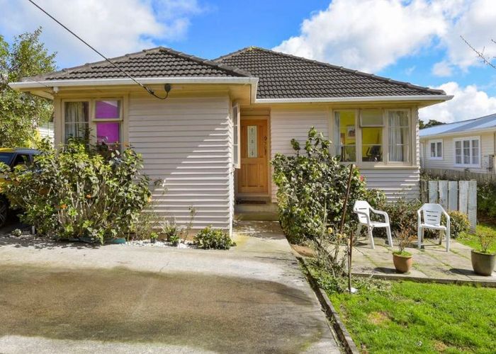  at 127 Forest Hill Road, Henderson, Auckland
