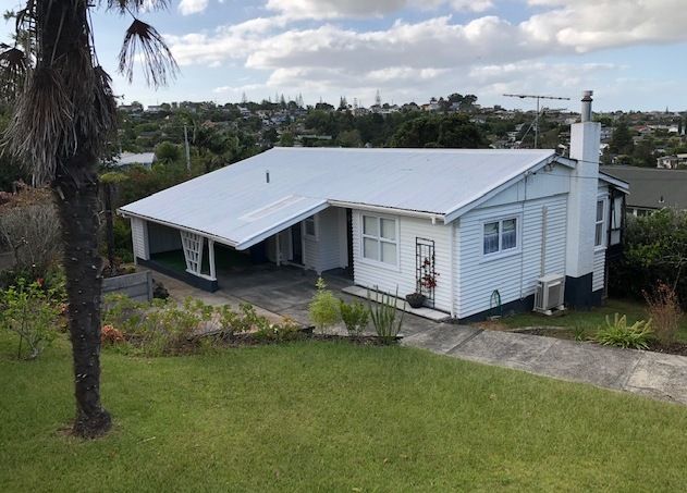  at 18 Coronation Road, Glenfield, Auckland