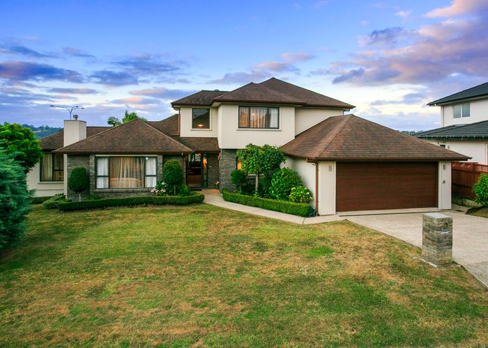  at 2 Archer Rayner Place, Greenhithe, Auckland