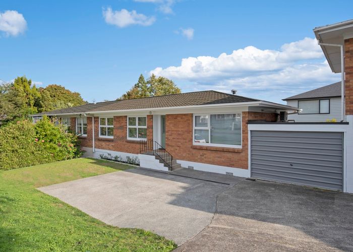  at 2/13 Burns Avenue, Takapuna, Auckland