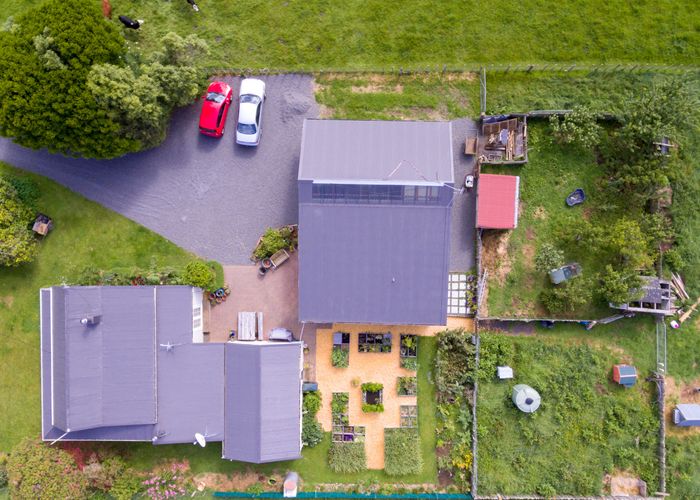  at 2114 Kimbolton Road, Kiwitea