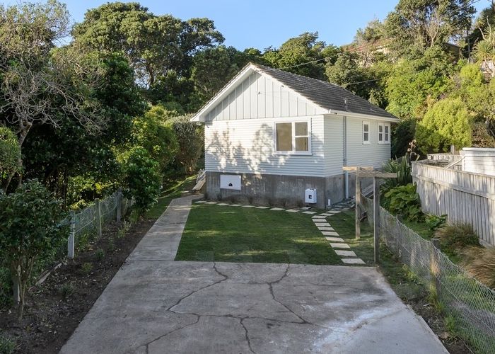  at 17 Beach Street, Island Bay, Wellington