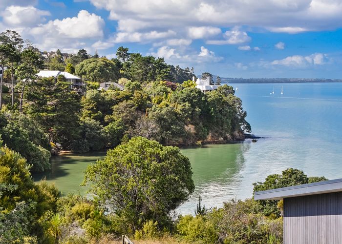 Free property data for 42 Neptune Avenue, Beach Haven, Auckland homes