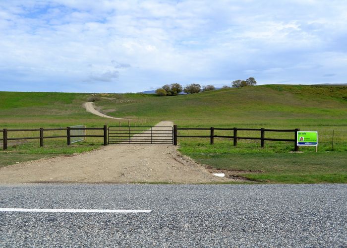  at 717 Racecourse Road, Omakau