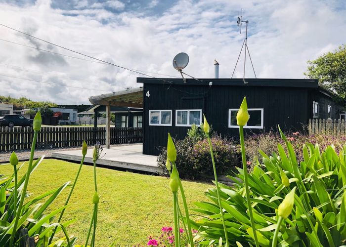 Free property data for 4 Dewe Terrace, Foxton Beach, Foxton homes.co.nz