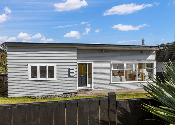 at 1/35 Arran Road, Browns Bay, Auckland