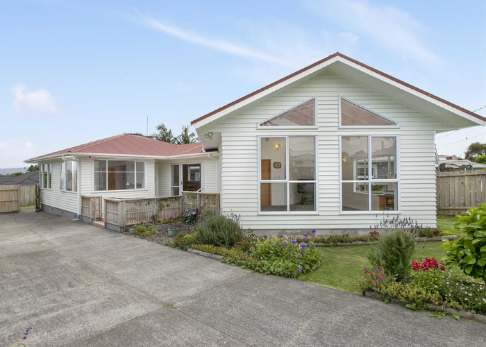  at 10 Waione Avenue, Te Atatu Peninsula, Auckland