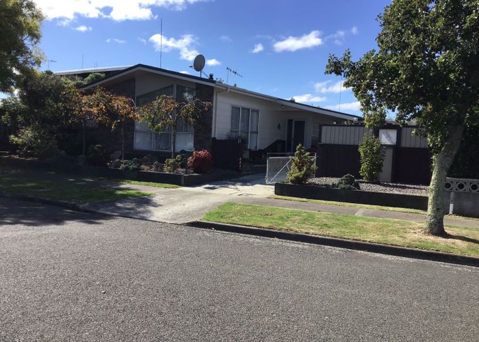 at 21 Hillcrest Drive, Kelvin Grove, Palmerston North