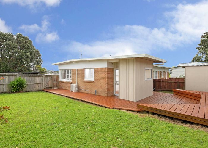  at 1/33 Rodney Street, Howick, Auckland