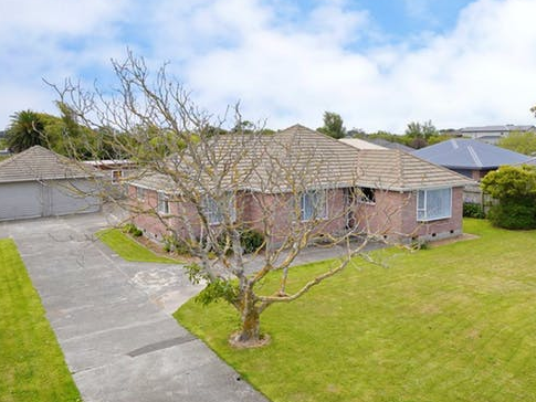  at 92 Bridge Street, New Brighton, Christchurch