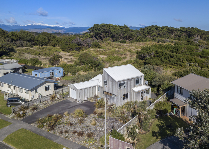 Free property data for 12 Scott Avenue, Otaki Beach, Otaki homes.co.nz