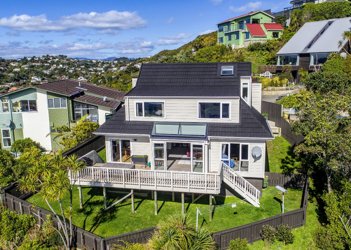  at 8 Selkirk Way, Karori, Wellington