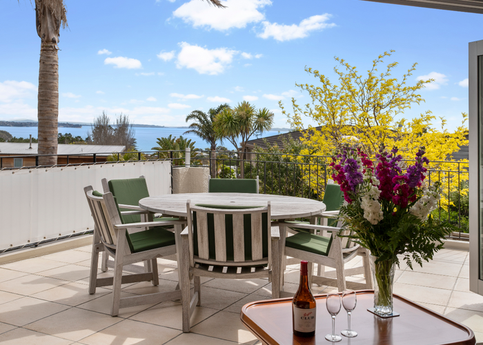  at 2/164 Aberdeen Road, Campbells Bay, Auckland