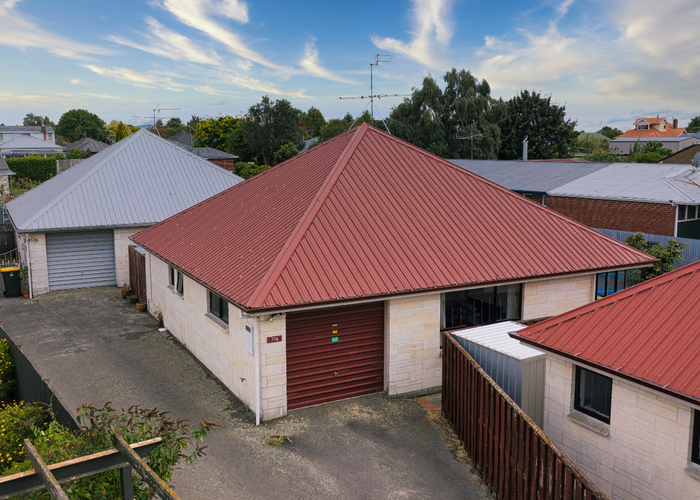  at 77 Oxford Street, Hampstead, Ashburton