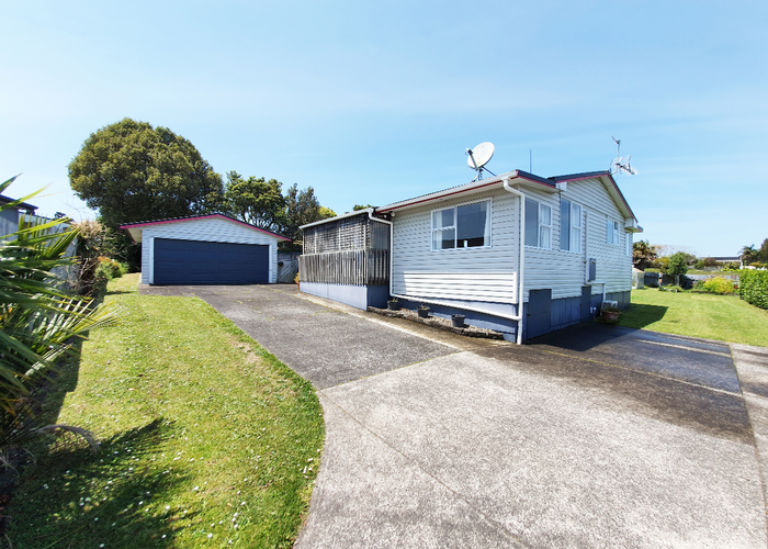  at 24 Beach Road, Waiuku