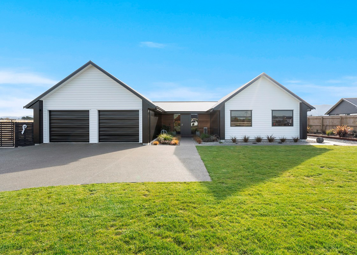  at 18 Mill Grove, Clareville, Carterton