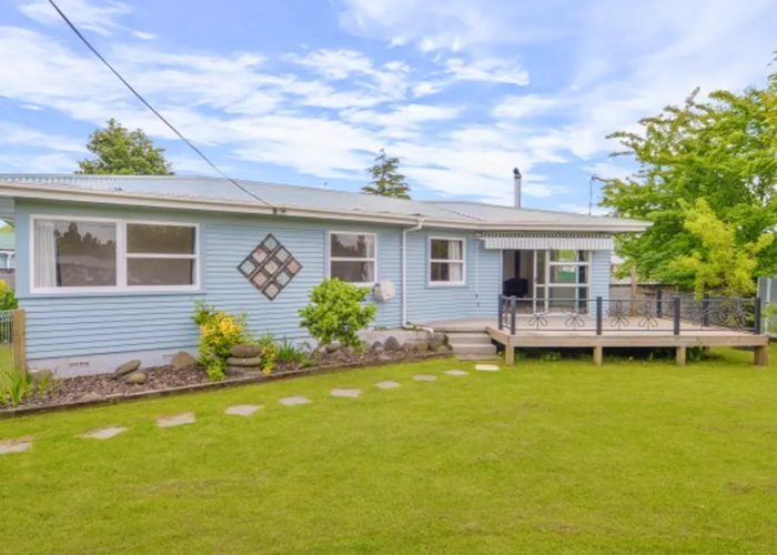  at 21 Jeanette Street, Glenview, Hamilton