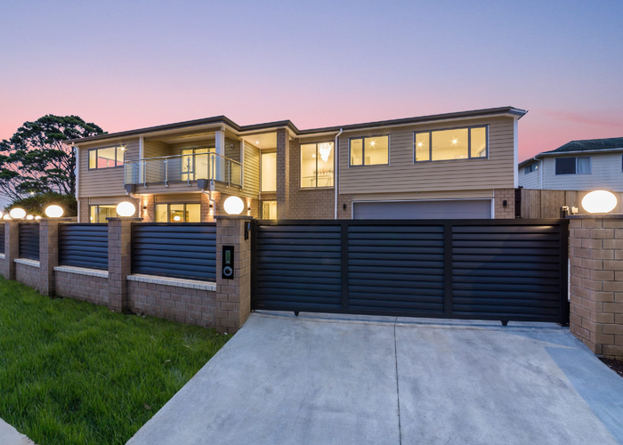  at 8 Pimento Place, New Lynn, Auckland